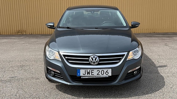 Volkswagen Passat CC 3 of 5