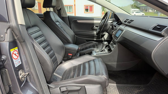 Volkswagen Passat CC 13 of 17