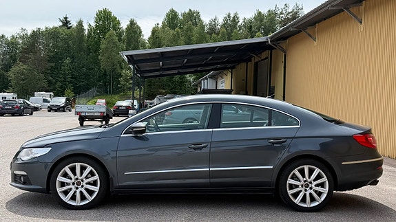 Volkswagen Passat CC 2 of 5