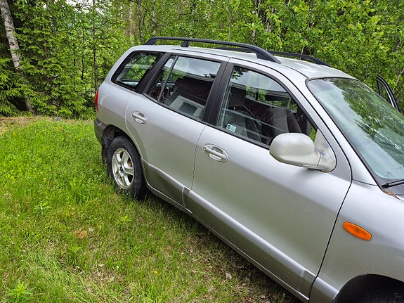 Hyundai Santa Fe 2 of 5