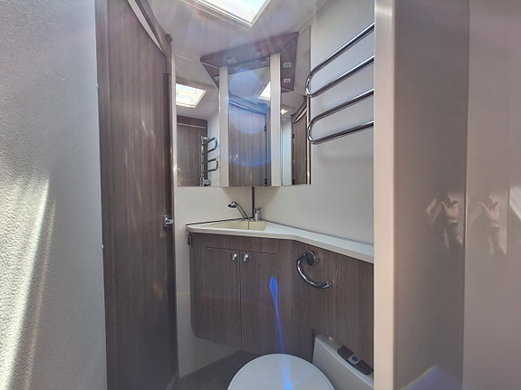Kabe Royal 600 DXL KS Dubbelbädd, Dusch, Tält, AC 13 of 15