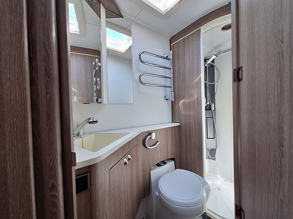 Kabe Royal 600 DXL KS Dubbelbädd, Dusch, Tält, AC 12 of 15