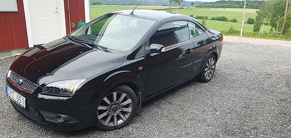 Ford Focus CC 3 of 5