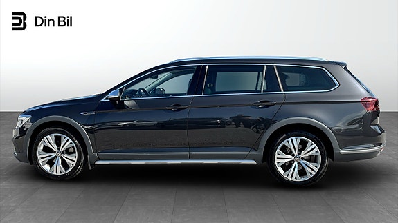 Volkswagen Passat 2 of 5