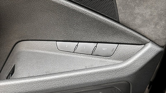 Audi e-tron 17 of 23