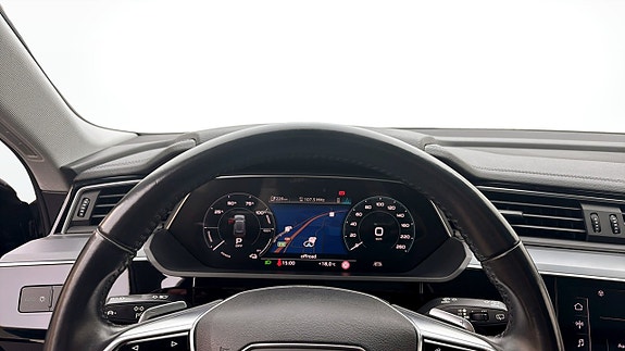 Audi e-tron 18 of 23