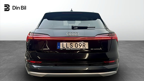 Audi e-tron 5 of 5