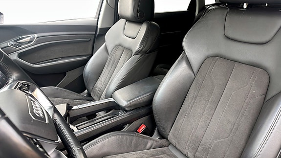 Audi e-tron 8 of 23