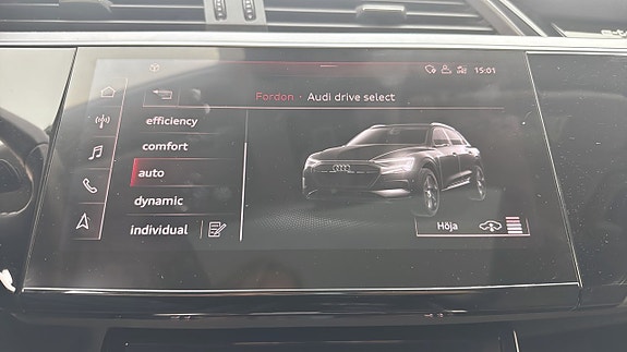 Audi e-tron 21 of 23