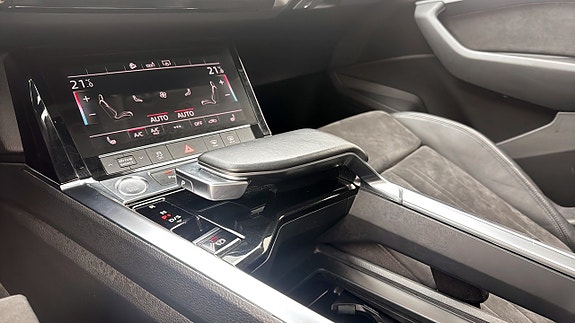 Audi e-tron 19 of 23