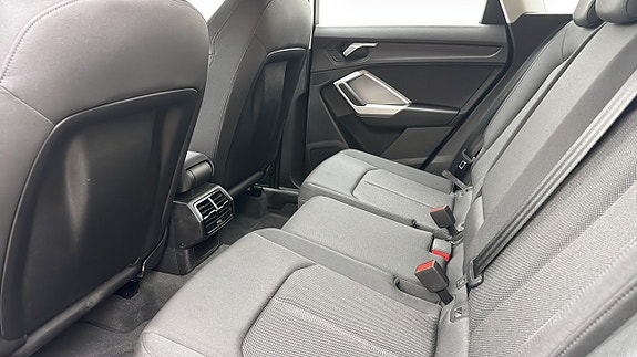 Audi Q3 12 of 19