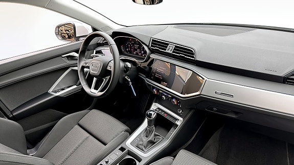 Audi Q3 11 of 19
