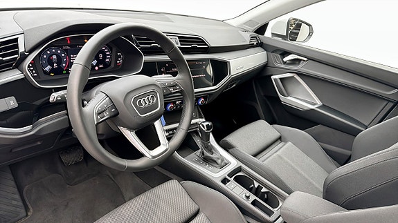 Audi Q3 7 of 19