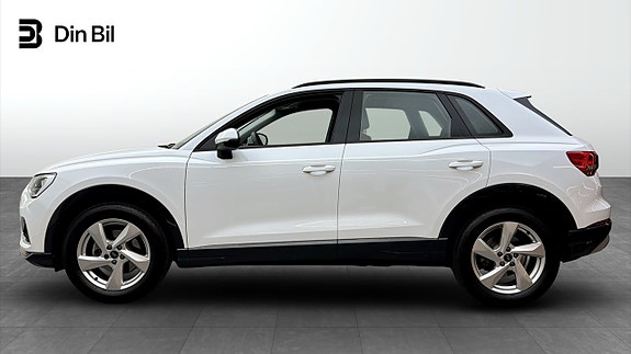 Audi Q3 2 of 5
