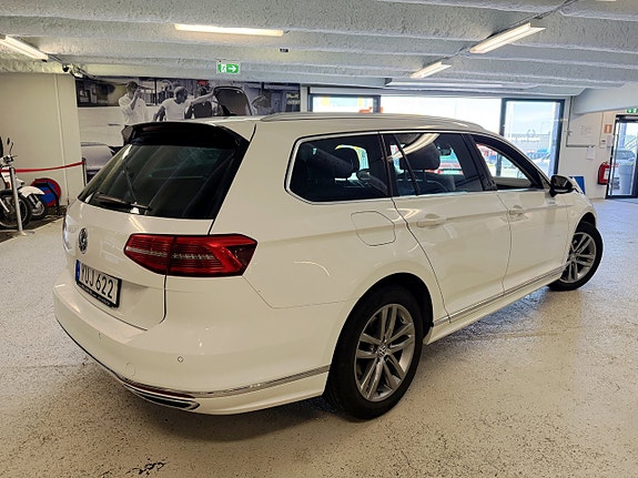 Volkswagen Passat 3 of 5