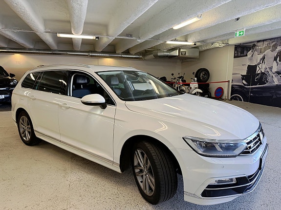 Volkswagen Passat 2 of 5