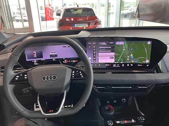 Audi Q6 e-tron 5 of 5