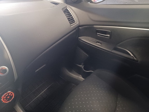 Mitsubishi ASX 15 of 15
