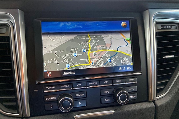 Porsche Macan S 18 of 30