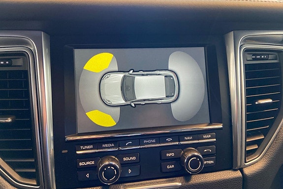 Porsche Macan S 20 of 30