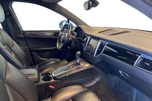 Porsche Macan S 26 of 30