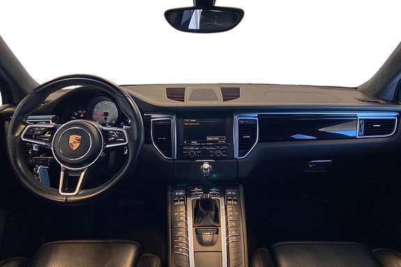 Porsche Macan S 12 of 30