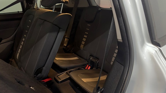 BMW 218d 8 of 30