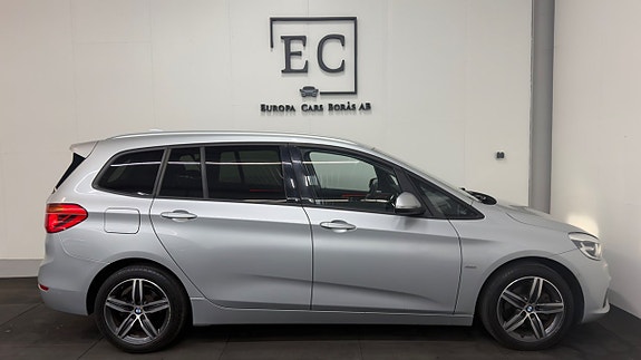 BMW 218d 14 of 30