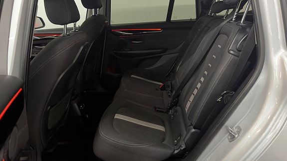 BMW 218d 7 of 30