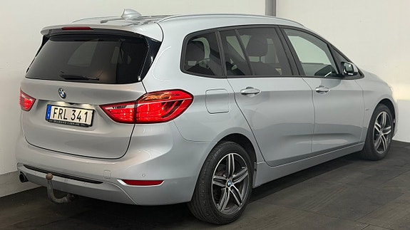 BMW 218d 11 of 30