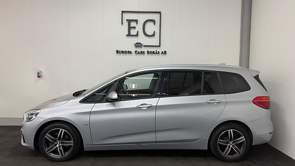 BMW 218d 2 of 5