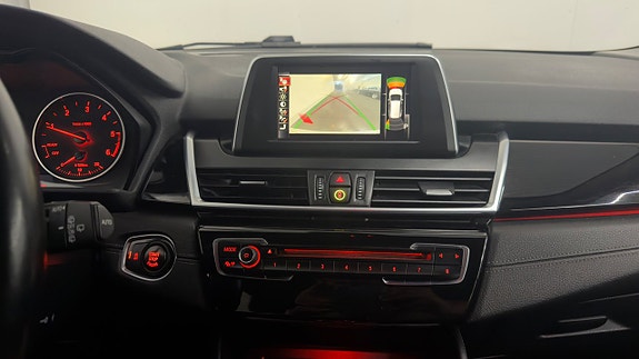 BMW 218d 20 of 30