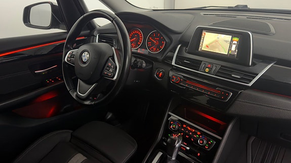 BMW 218d 23 of 30