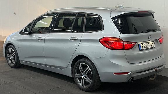 BMW 218d 9 of 30