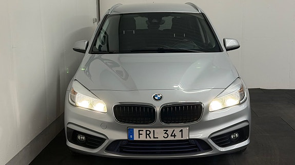 BMW 218d 3 of 5