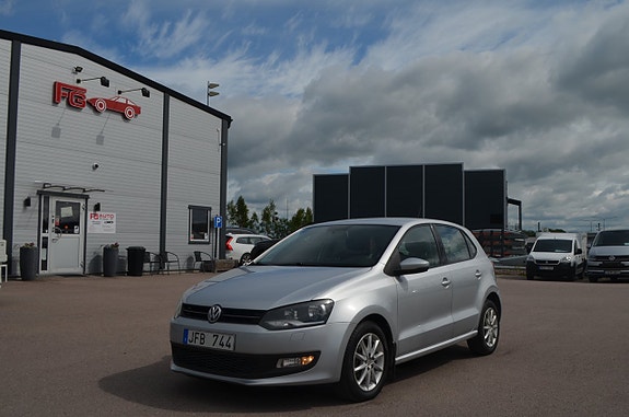 Volkswagen Polo 2 of 5