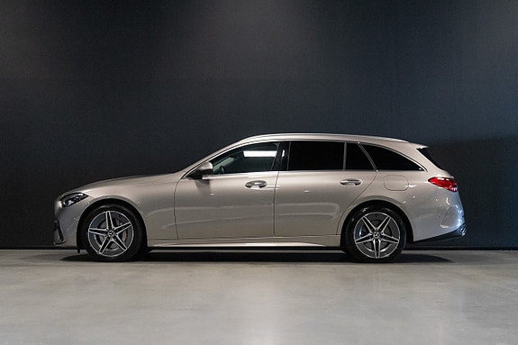 Mercedes-Benz C300 2 of 5