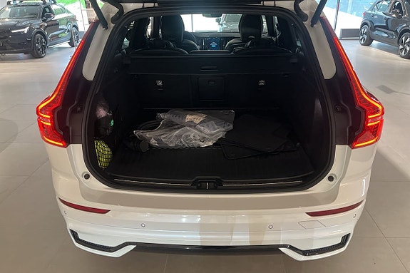 Volvo XC60 13 of 20