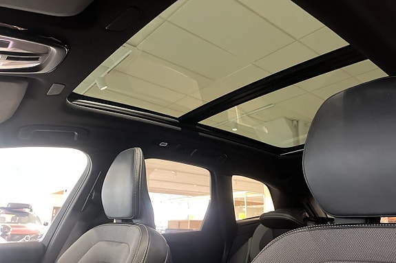 Volvo XC60 14 of 20