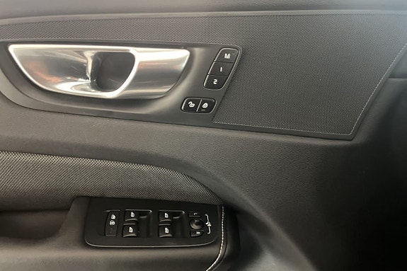 Volvo XC60 15 of 20