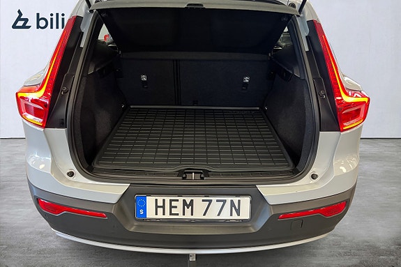 Volvo XC40 10 of 19