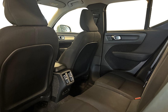 Volvo XC40 11 of 19