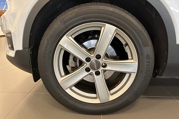 Volvo XC40 15 of 19
