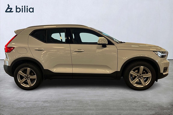 Volvo XC40 16 of 19