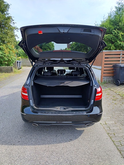 Mercedes-Benz B180 12 of 15
