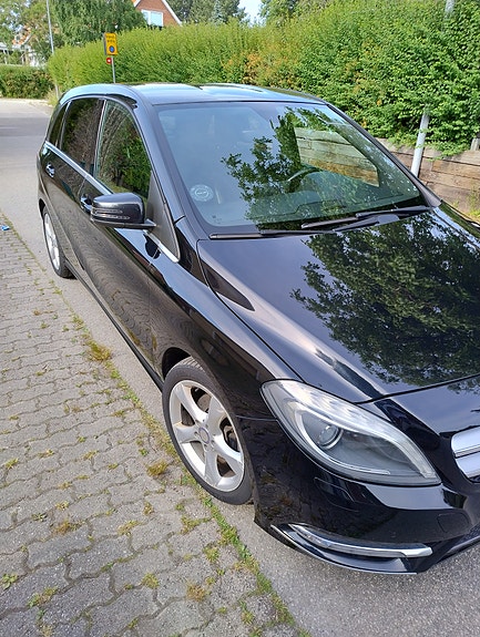 Mercedes-Benz B180 6 of 15