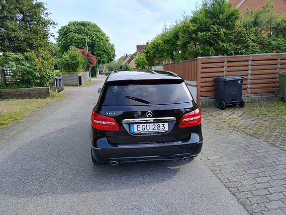 Mercedes-Benz B180 14 of 15