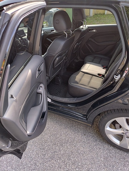Mercedes-Benz B180 13 of 15