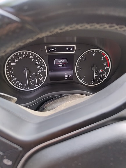 Mercedes-Benz B180 7 of 15