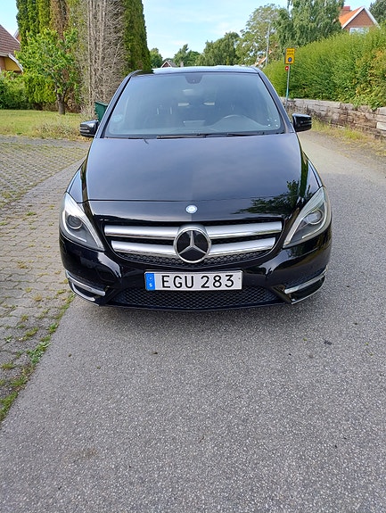 Mercedes-Benz B180 10 of 15